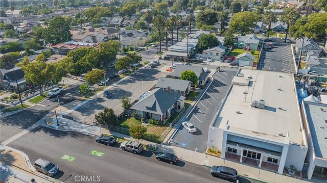 322 W B, Ontario, CA 91762