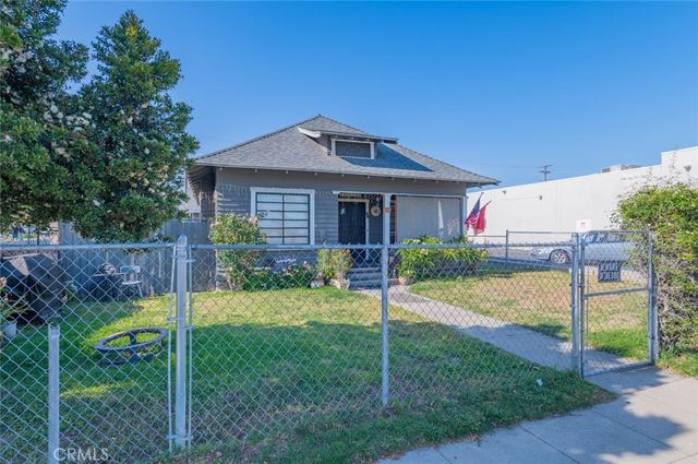 322 W B, Ontario, CA 91762