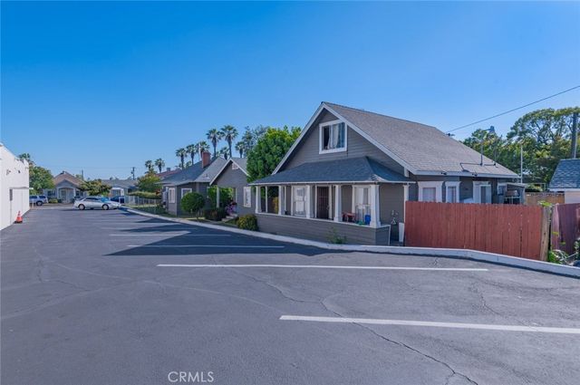 322 W B, Ontario, CA 91762