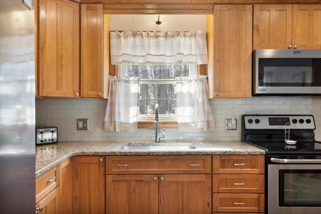 111 Seneca St, Fitchburg, MA 01420