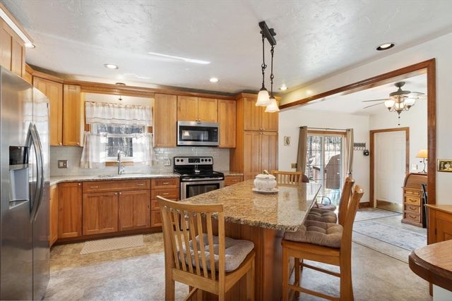 111 Seneca St, Fitchburg, MA 01420