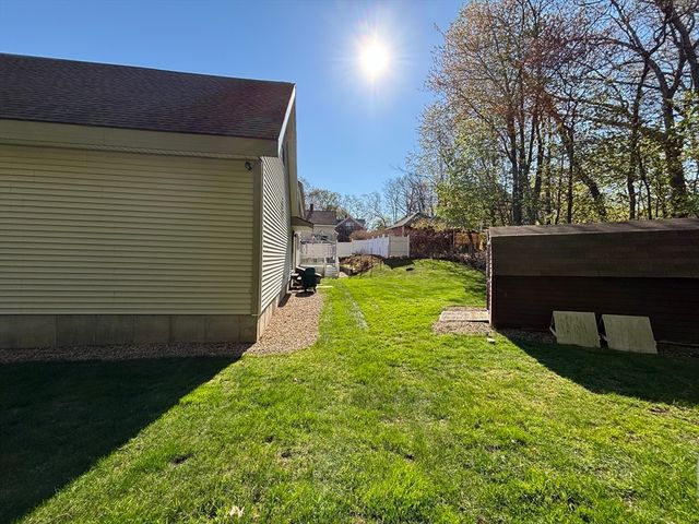 111 Seneca St, Fitchburg, MA 01420