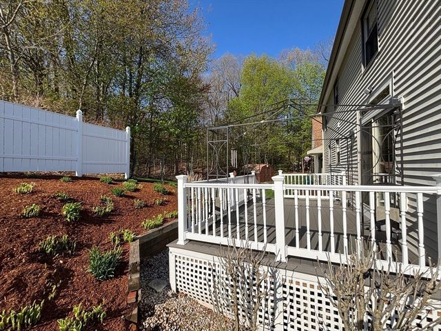 111 Seneca St, Fitchburg, MA 01420