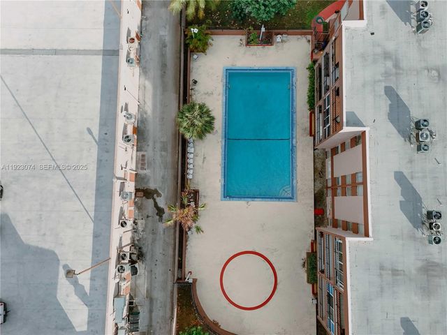 1900 W 68th St C203, Hialeah, FL 33014