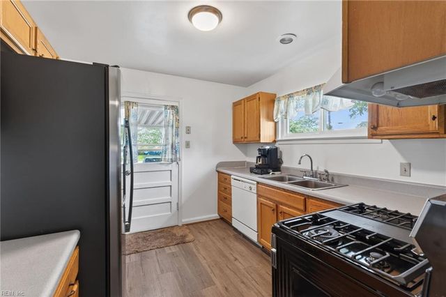 3115 Hornsea Rd RD, Chesapeake, VA 23325