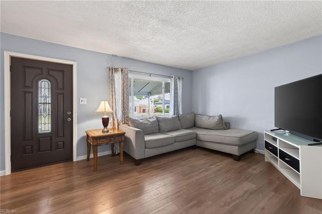 3115 Hornsea Rd RD, Chesapeake, VA 23325