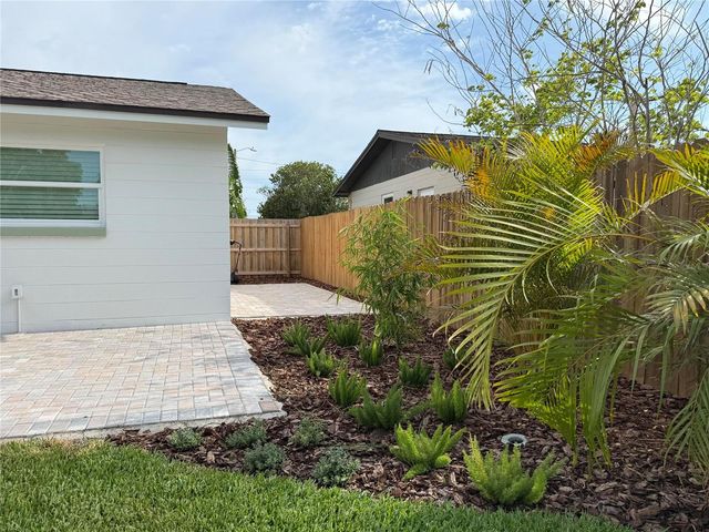 2401 16TH AVENUE N, St Petersburg, FL 33713
