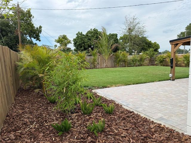 2401 16TH AVENUE N, St Petersburg, FL 33713