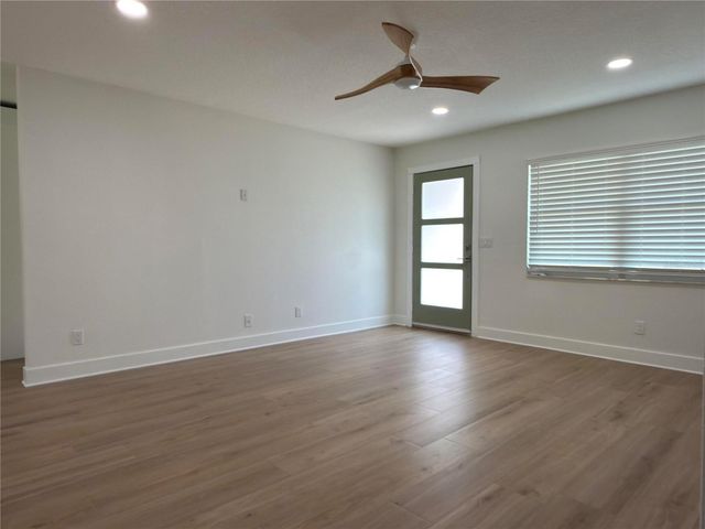 2401 16TH AVENUE N, St Petersburg, FL 33713