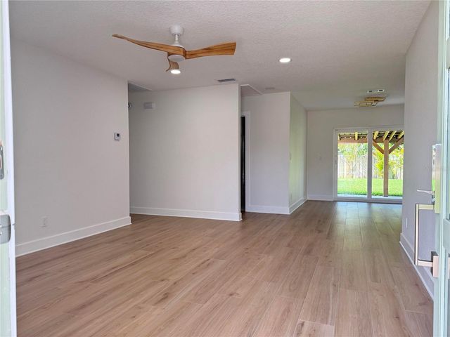 2401 16TH AVENUE N, St Petersburg, FL 33713