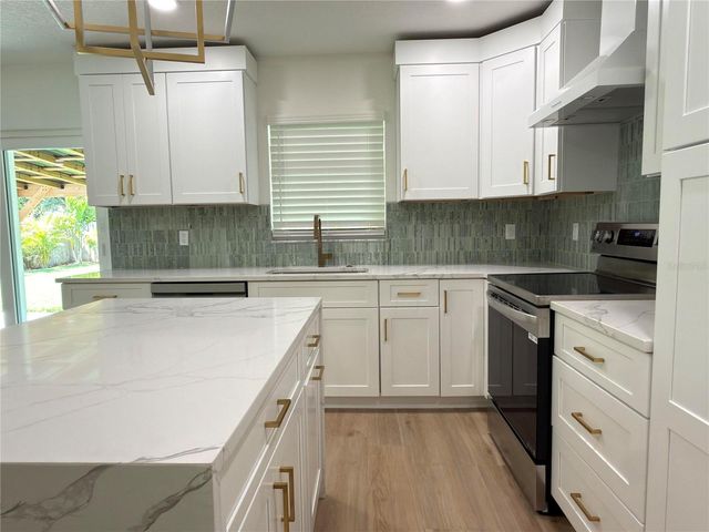 2401 16TH AVENUE N, St Petersburg, FL 33713