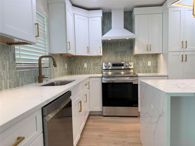 2401 16TH AVENUE N, St Petersburg, FL 33713
