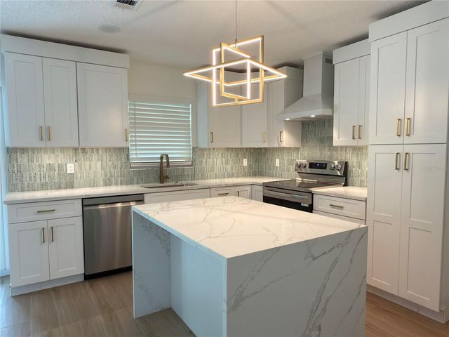 2401 16TH AVENUE N, St Petersburg, FL 33713
