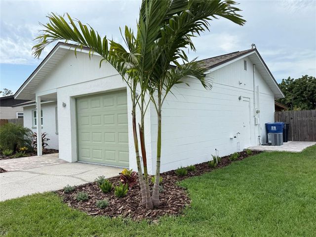 2401 16TH AVENUE N, St Petersburg, FL 33713