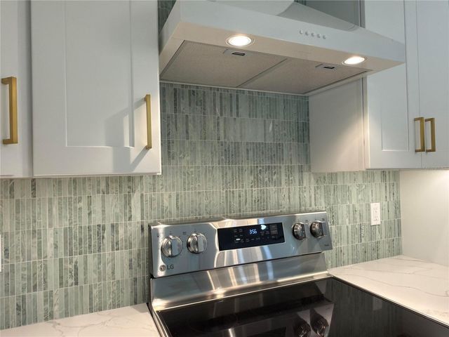 2401 16TH AVENUE N, St Petersburg, FL 33713