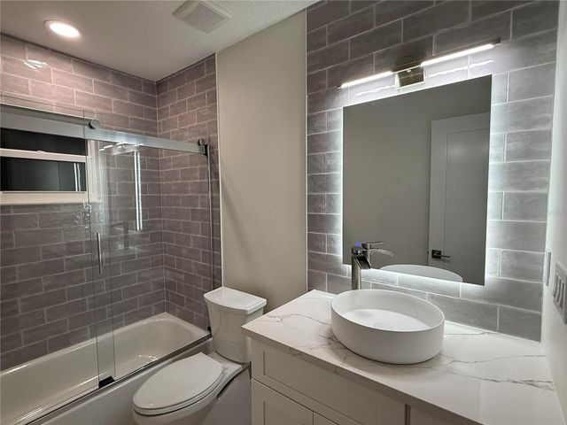 2401 16TH AVENUE N, St Petersburg, FL 33713