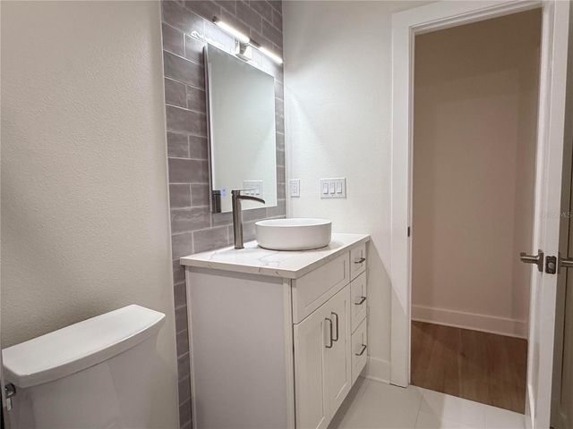 2401 16TH AVENUE N, St Petersburg, FL 33713