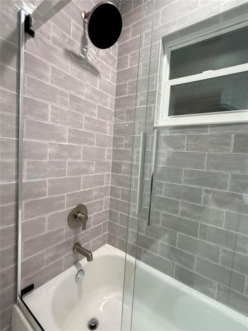 2401 16TH AVENUE N, St Petersburg, FL 33713