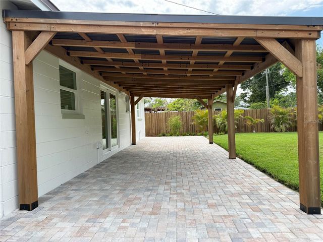 2401 16TH AVENUE N, St Petersburg, FL 33713