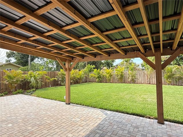 2401 16TH AVENUE N, St Petersburg, FL 33713
