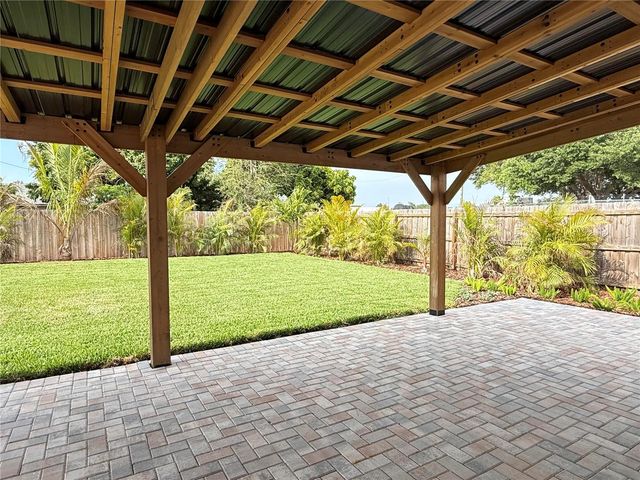 2401 16TH AVENUE N, St Petersburg, FL 33713