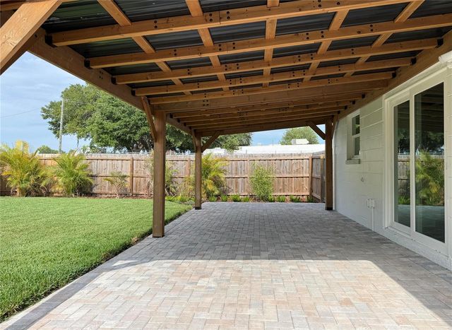 2401 16TH AVENUE N, St Petersburg, FL 33713