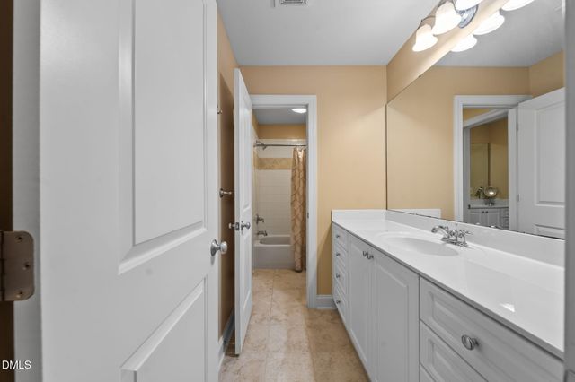 8113 Last Oak Court, Raleigh, NC 27613