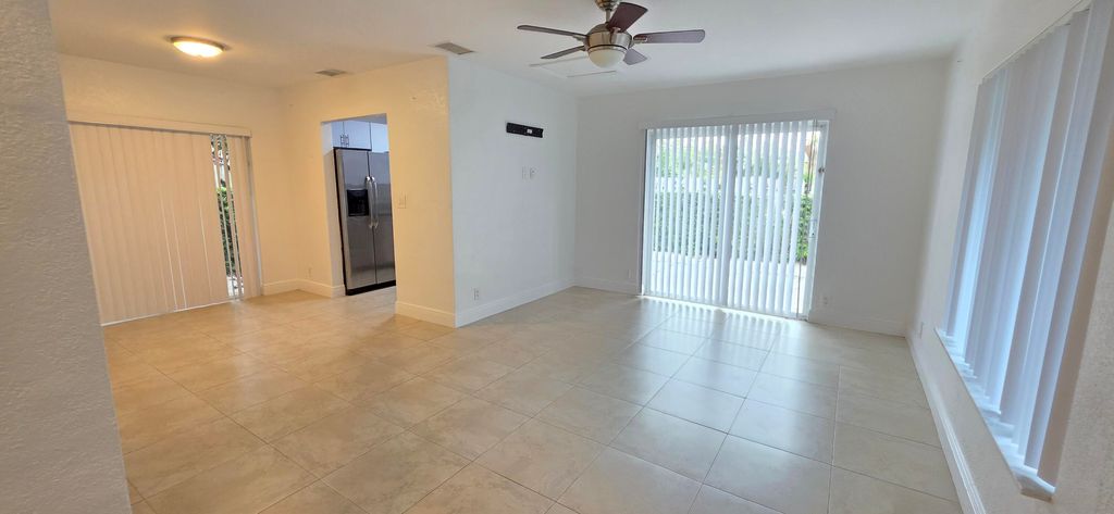 560 NE 19th Avenue, Deerfield Beach, FL 33441