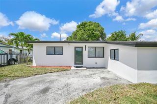 18530 NW 42nd Ave, Miami Gardens, FL 33055