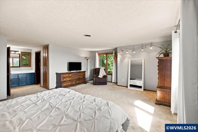 3153 Kwonesum Ct S, Salem, OR 97306
