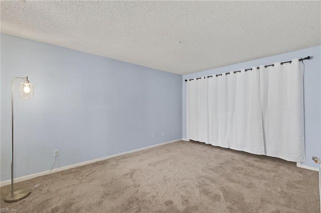 5092 Heathglen CIR, Virginia Beach, VA 23456