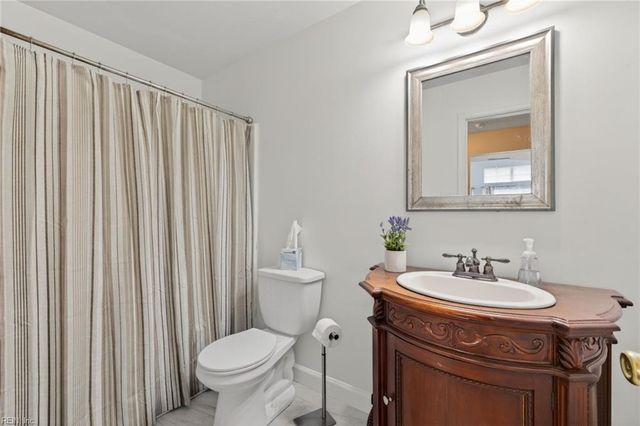 5092 Heathglen CIR, Virginia Beach, VA 23456