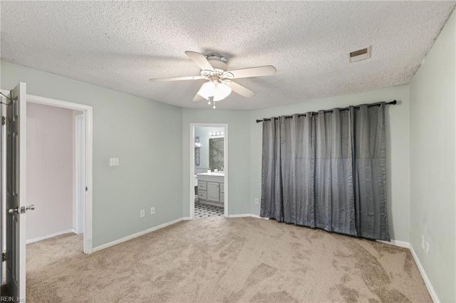 5092 Heathglen CIR, Virginia Beach, VA 23456