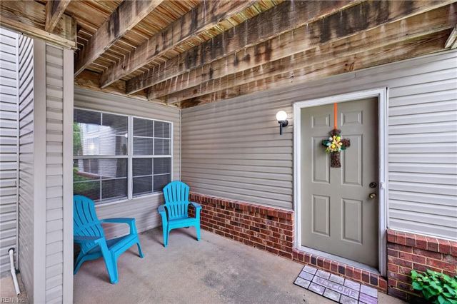 5092 Heathglen CIR, Virginia Beach, VA 23456