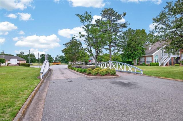 5092 Heathglen CIR, Virginia Beach, VA 23456