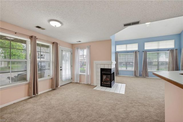 5092 Heathglen CIR, Virginia Beach, VA 23456