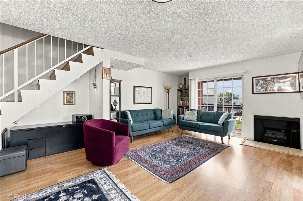 147 W Acacia 160, Glendale, CA 91204 — photo 2