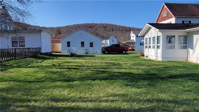 330 Clark Street, Hooversville Boro, PA 15936