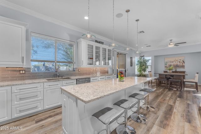 18199 W BUCKHORN Drive, Goodyear, AZ 85338