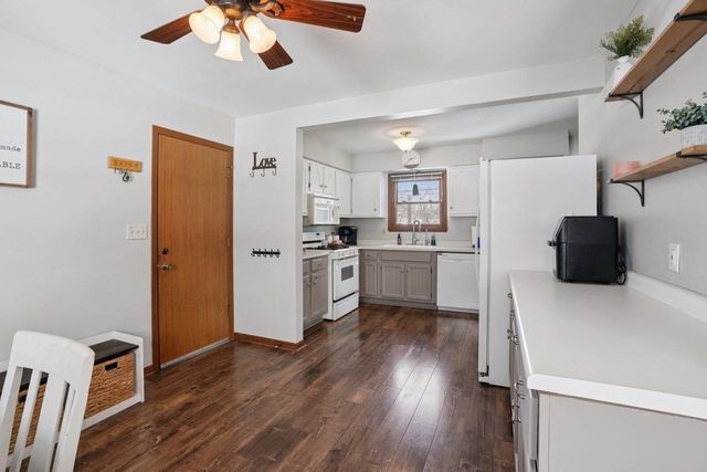 7254 S 38th STREET, Franklin, WI 53132