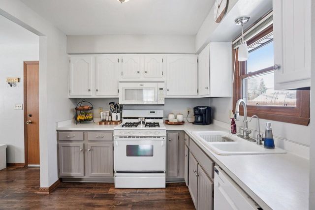 7254 S 38th STREET, Franklin, WI 53132