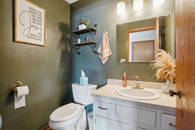 7254 S 38th STREET, Franklin, WI 53132