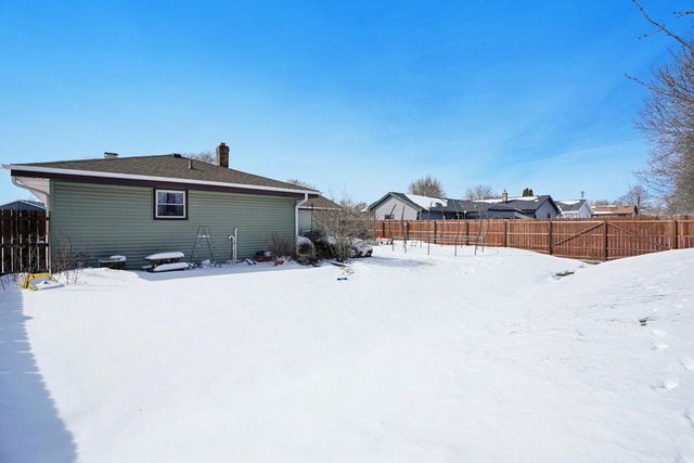 7254 S 38th STREET, Franklin, WI 53132