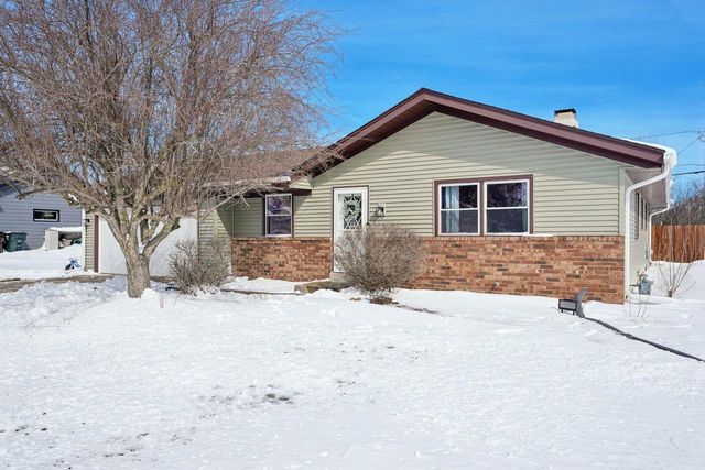 7254 S 38th STREET, Franklin, WI 53132