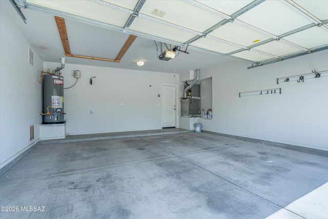 7536 W Sand River Way, Tucson, AZ 85743