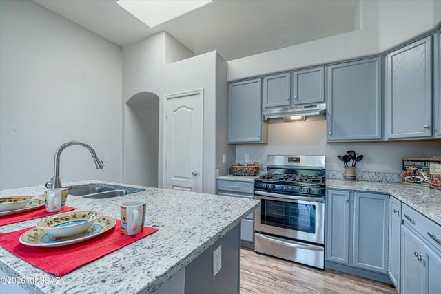 7536 W Sand River Way, Tucson, AZ 85743