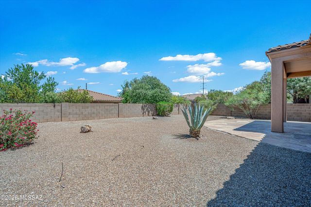 7536 W Sand River Way, Tucson, AZ 85743