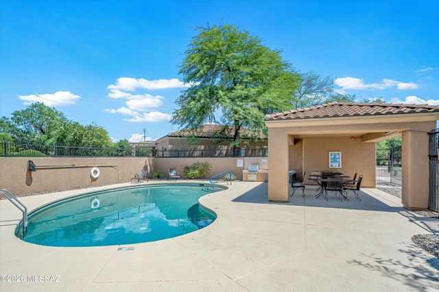 7536 W Sand River Way, Tucson, AZ 85743