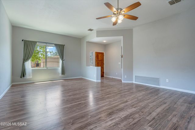 7536 W Sand River Way, Tucson, AZ 85743