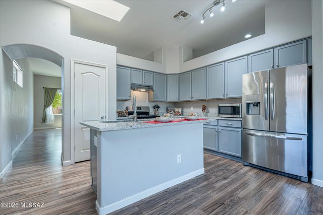 7536 W Sand River Way, Tucson, AZ 85743